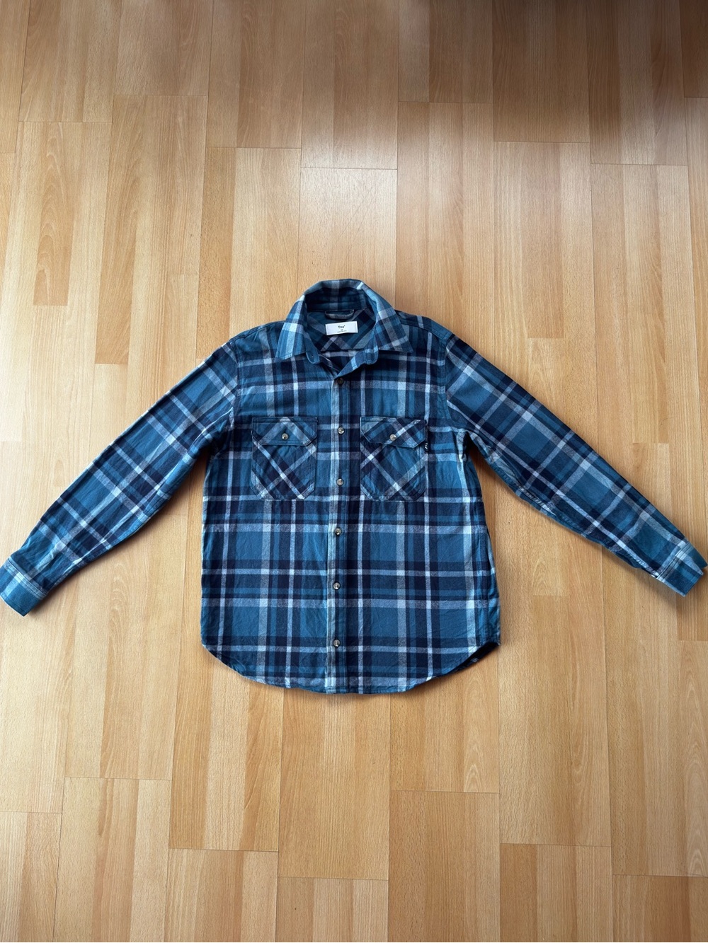 Women’s Aritzia TNA Blue Plaid Button-Up Shirt